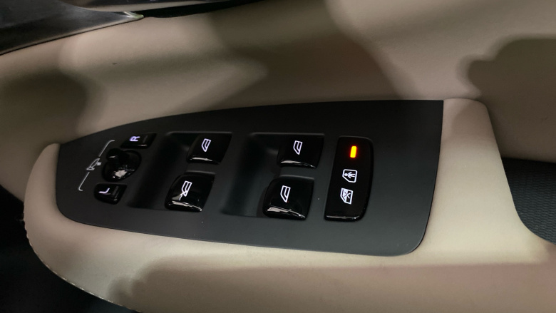 Volvo XC90 2.0 B5P Ultra Bright 5dr AWD Geartronic Petrol Estate